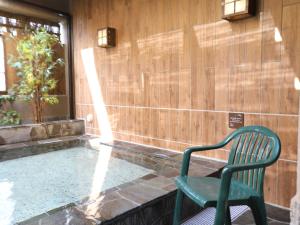 Dormy Inn Ikebukuro内部或周边的泳池