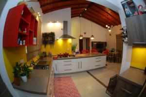 Kuchyň nebo kuchyňský kout v ubytování Colombo Orchid Villa