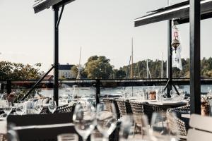 Výhled na řeku, která protéká v blízkosti hotelu