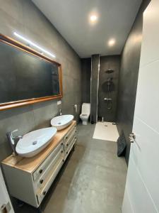 ห้องน้ำของ CASA REFORMADA CON TERRAZA/WIFI/AIRE ACONDICIONADO