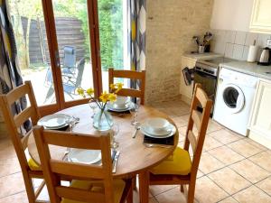 Fotografie z fotogalerie ubytování La Vieille Fromagerie v destinaci Brux