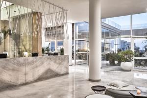 A seating area at The G Hotel Seashell