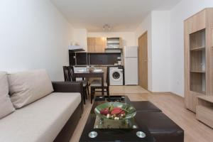 A kitchen or kitchenette at Modern and Bright Apartments near Center - FREE PARKING