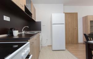 A kitchen or kitchenette at Modern and Bright Apartments near Center - FREE PARKING