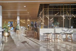 A seating area at The G Hotel Seashell