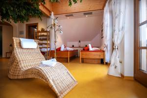 Posteľ alebo postele v izbe v ubytovaní Landhotel Schützenhof