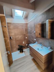 A bathroom at Bertesina325