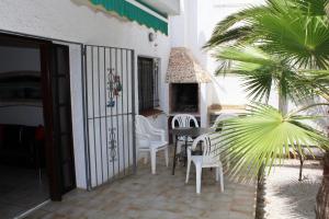 Ein Balkon oder eine Terrasse in der Unterkunft Riumar "Noella", 200m to beach, private pool, On-Site-Service, dog beach
