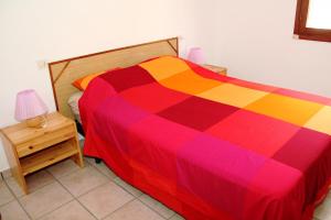 Ein Bett oder Betten in einem Zimmer der Unterkunft Riumar "Noella", 200m to beach, private pool, On-Site-Service, dog beach