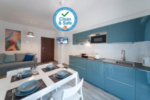 Kuchyňa alebo kuchynka v ubytovaní Cipriani 5 RivieraHoliday