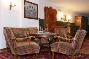 Posedenie v ubytovaní Hotel Lukashansl