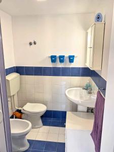 A bathroom at Holiday home in Palermo - Sizilien 40734