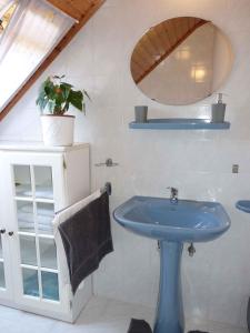 A bathroom at Holiday home in Gyenesdias - Balaton 40755