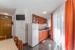 Fotografie z fotogalerie ubytování Apartments in Vir - Insel Vir 41292 v destinaci Vir