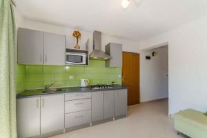 Fotografie z fotogalerie ubytování Apartments in Vir - Insel Vir 41292 v destinaci Vir