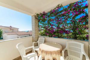 Fotografie z fotogalerie ubytování Apartments in Vir - Insel Vir 41292 v destinaci Vir