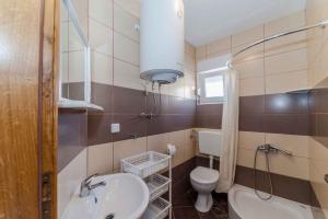 Fotografie z fotogalerie ubytování Apartments in Vir - Insel Vir 41292 v destinaci Vir