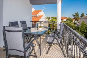 Fotografie z fotogalerie ubytování Apartments in Vir - Insel Vir 41247 v destinaci Vir