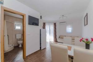 Fotografie z fotogalerie ubytování Apartments in Vir - Insel Vir 41292 v destinaci Vir