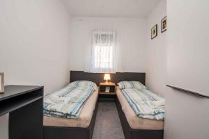 Fotografie z fotogalerie ubytování Apartments in Vir - Insel Vir 41247 v destinaci Vir