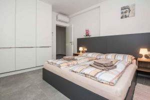 Fotografie z fotogalerie ubytování Apartments in Vir - Insel Vir 41247 v destinaci Vir