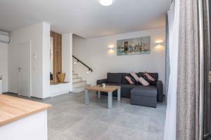 Fotografie z fotogalerie ubytování Apartments in Vir - Insel Vir 41247 v destinaci Vir