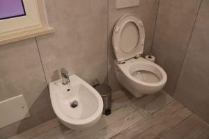 A bathroom at Apartment in Lazise - Gardasee 40490