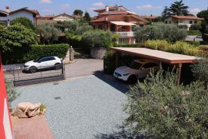 A garden outside Apartment in Lazise - Gardasee 40490