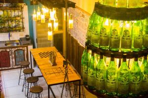 Un restaurant u otro lugar para comer en The Host Puerto Iguazú