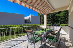 Balkón nebo terasa v ubytování Apartments in Moscenicka Draga 34827