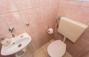 Kúpeľňa v ubytovaní Apartment in Silo/Insel Krk 13497 + 13 fotografií