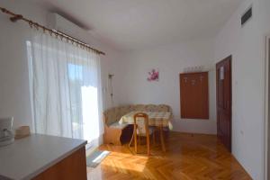 Fotografia z galérie ubytovania Apartments in Njivice/Insel Krk 13278 v Njivice