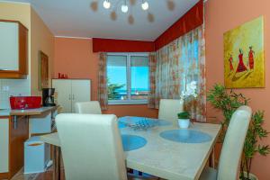 Posedenie v ubytovaní Apartment in Dramalj 41531