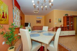 Posedenie v ubytovaní Apartment in Dramalj 41531