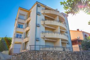 Budova, v ktorej sa apartmán nachádza