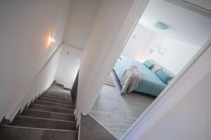 Posteľ alebo postele v izbe v ubytovaní Holiday home in Oprtalj - Istrien 37043