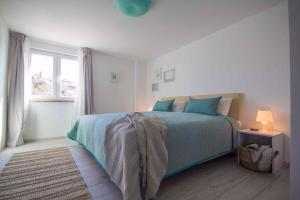 Posteľ alebo postele v izbe v ubytovaní Holiday home in Oprtalj - Istrien 37043