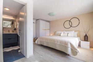 Posteľ alebo postele v izbe v ubytovaní Holiday home in Oprtalj - Istrien 37043
