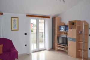 TV a/nebo společenská místnost v ubytování Apartment in Umag - Istrien 36919