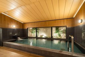 Bazén v ubytování Hotel Shuranza Chiba nebo v jeho okolí