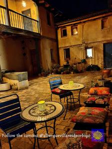 Ein Sitzbereich in der Unterkunft Albergue Villares de Orbigo