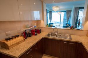 Gallery image of FIRST CLASS 3BR with full BURJ KHALIFA and FOUNTAIN VIEW in Dubai