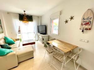 Telewizja i/lub zestaw kina domowego w obiekcie Casa Natuka - Vera Beach Relax