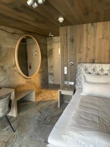 Postel nebo postele na pokoji v ubytování Hotel Fohlenhof