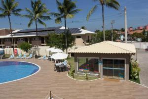 Bazén v ubytování Porto Mar Hotel nebo v jeho okolí