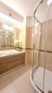 A bathroom at Alpe Adria Apartments - Top 11 by S4Y