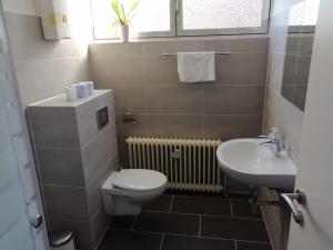 Ένα μπάνιο στο Wohnung in Troisdorf T02 +2 φωτογραφίες