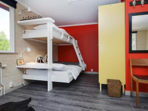 Katil atau katil-katil dalam bilik di Kolmårdsgården B&B