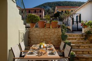 Photo de la galerie de l'établissement George's Home, à Vasiliki