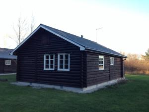 Το κτήριο όπου στεγάζεται  η παραθεριστική κατοικία +6 φωτογραφίες